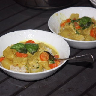 How to Make Thai Yellow Vegetable Curry