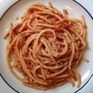 How to Make Authentic Italian Bucatini all&#39;Amatriciana Sauce