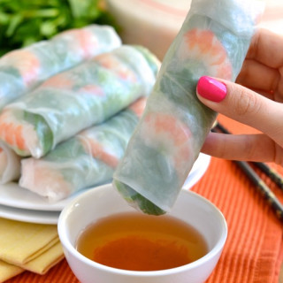 How to Make Vietnamese Fresh Spring Rolls - Step by Step Recipe