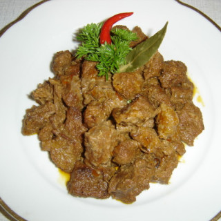 Indonesian Beef Rendang (Rendang Sapi)