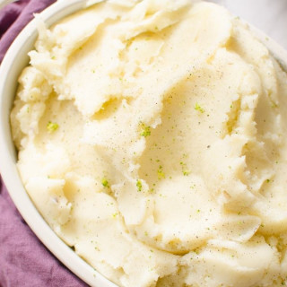 Instant Pot Mashed Potatoes {Fast & Creamy}