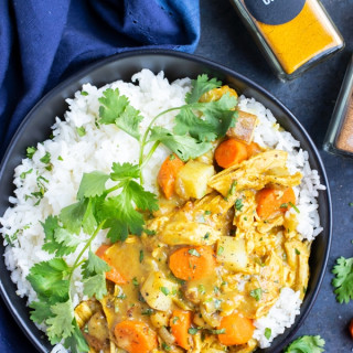 Instant Pot Yellow Chicken Curry with Potatoes &amp; Carrots