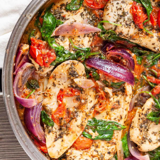 Italian Skillet Chicken with Spinach, Tomatoes, and Onions