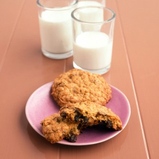 Jumbo Oatmeal-Raisin Cookies