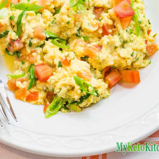 Keto Scrambled Eggs - Low Carb Breakfast - Easy Healthy Start To The Day!