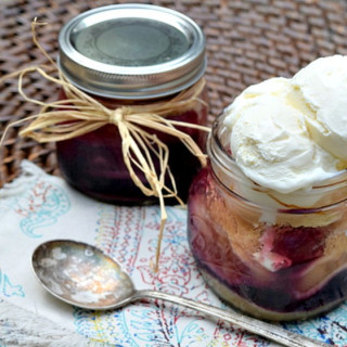 Layered Pie In a Jar - Apple Blueberry