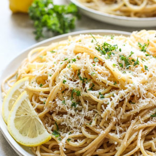 Lemon Garlic Parmesan Pasta (Easy Spaghetti Recipe!)