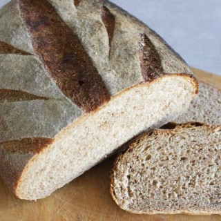 Lichtbruin brood uit 'Meer Brood uit eigen Oven'