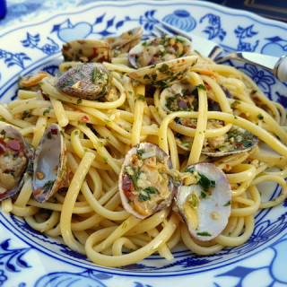 Linguine pasta alle vongole (linguine with clams) &ndash; The Pasta Project