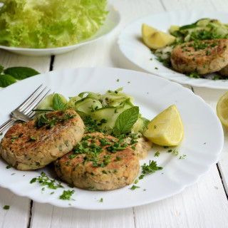 Low-Calorie Salmon & Herb Fishcakes