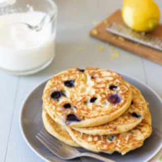Low-carb blueberry pancakes