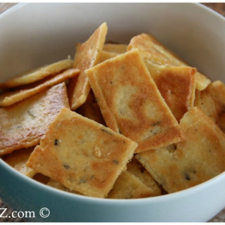 Low Carb Cheese Crackers Recipe (Keto Friendly)