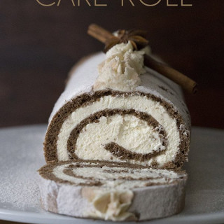 Low Carb Gingerbread Cake Roll