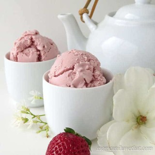Low Carb Sugar Free Strawberry Buttermilk Ice Cream