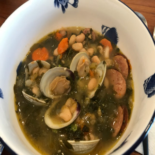 Lucia white bean soup with clams 