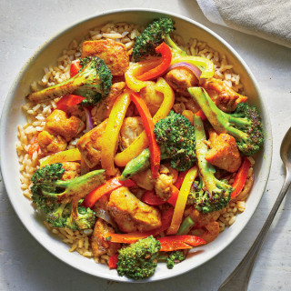 Make This Healthy Chicken Curry Stir-fry In 25 Minutes