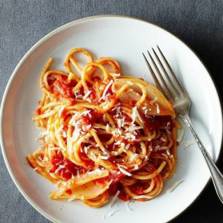 Marcella Hazans Tomato Sauce with Onion and Butter