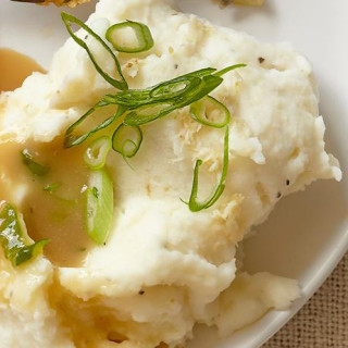 Mashed Potatoes With Horseradish and Scallions