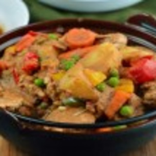 Menudo – Filipino Pork Stew Recipe