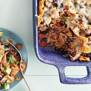 Mexican Chile Beef &amp; Farfalle Bake
