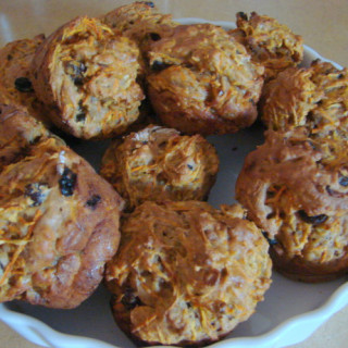 Moist and Low Fat Carrot-Raisin-Apple-Muffins