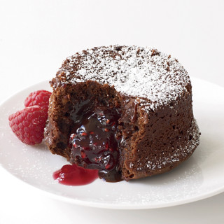 Molten Chocolate Cake with Raspberry Filling