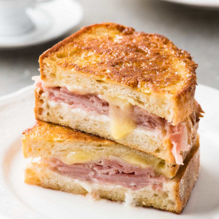 Monte Cristo (Ham Cheese Breakfast Sandwich)