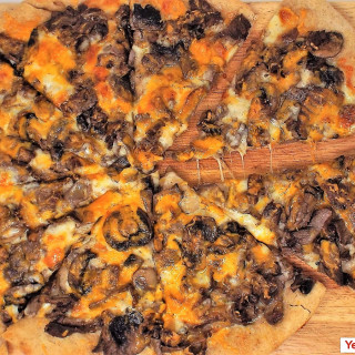 Mushroom Cheesesteak Pizza