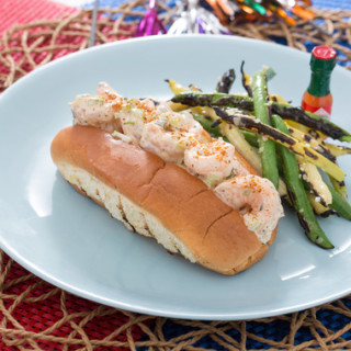New England-Style Shrimp Rollswith Grilled Green and Yellow Wax Bean Salad
