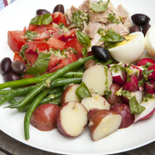 Niçoise Salad With Basil and Anchovy-Lemon Vinaigrette