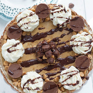 No-Bake Peanut Butter Cup Cheesecake Pie