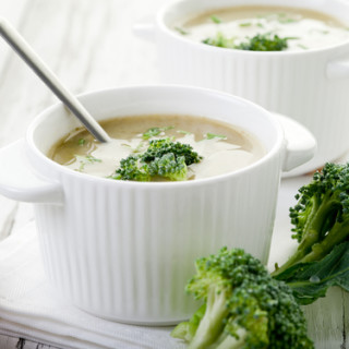 No-Cream Creamy Broccoli Soup
