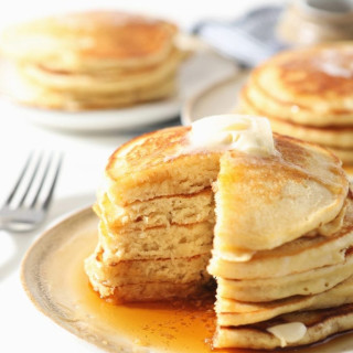 Old Fashioned Pancake Recipe (Easy Fluffy Homemade Pancakes)