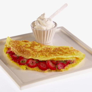 Omelet with Strawberries