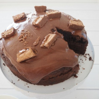 One Bowl Chocolate Mars Bar Cake