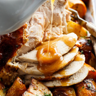 One Pan Turkey & Potatoes With Gravy