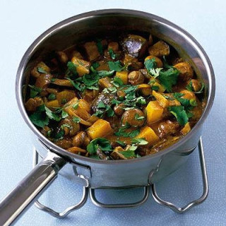 One-pot mushroom and potato curry