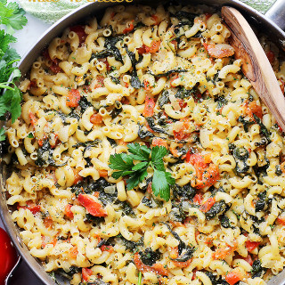 One Pot Spinach and Feta Macaroni and Cheese