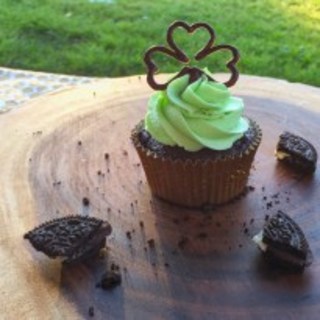 Oreo Mint Chocolate Cupcakes