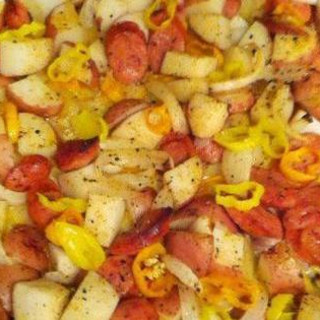 Oven-Roasted Sausages, Potatoes, and Peppers