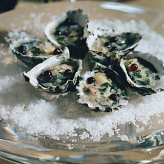 Oysters with Champagne-Vinegar Mignonette