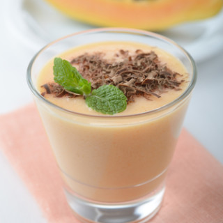 Papaya - banana yogurt smoothie 