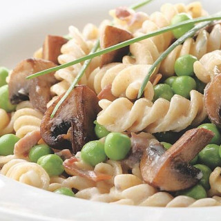 Pasta with Creamy Mushroom-Pea Sauce