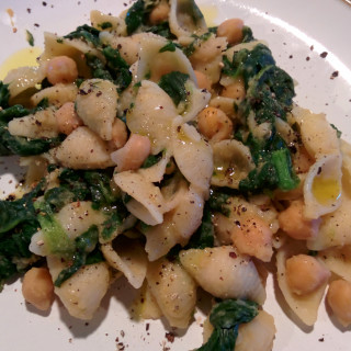 Pasta with Chickpeas and Spinach