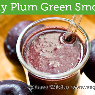 Peachy Plum Green Smoothie Recipe