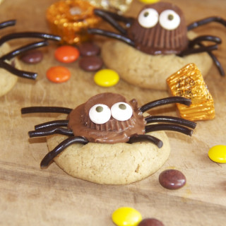 Peanut Butter Blossom Spiders
