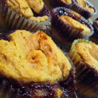 Peanut Butter-Jelly Cupcakes with Frosting
