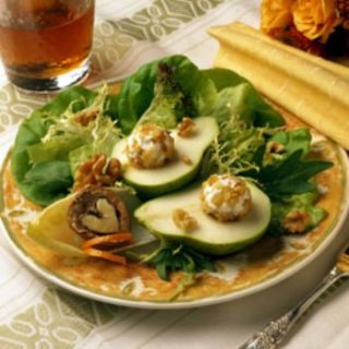Pear and Goat Cheese Salad with Walnuts