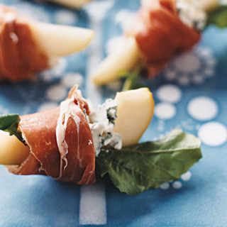Pears With Blue Cheese and Prosciutto
