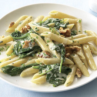 Penne with Spinach, Gorgonzola, and Walnuts